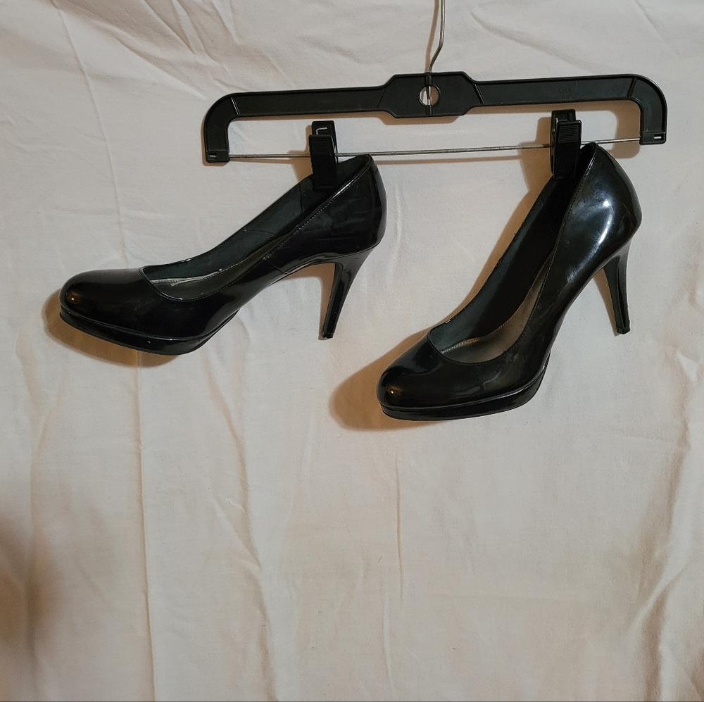 Heels - Picture 2 of 3